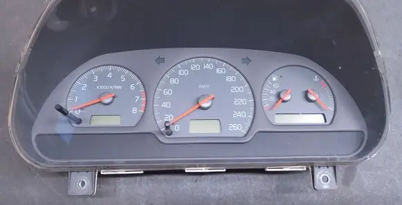 Volvo S40 Speedometer (instrument cluster) 30857490F 98W44D3