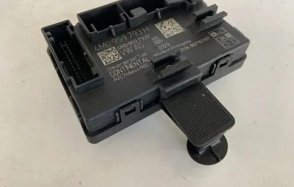 Audi A4 S4 B9 Door control unit/module 4M0959793H 4M0959793F