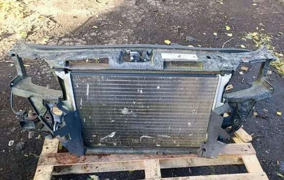 Volkswagen Transporter - Caravelle T4 Radiator support slam panel