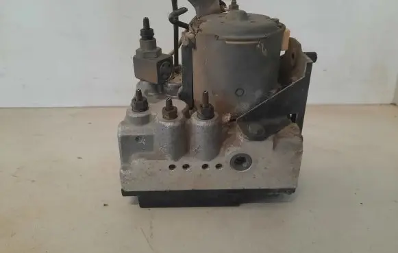 BMW 5 E39 ABS Pump 8362575