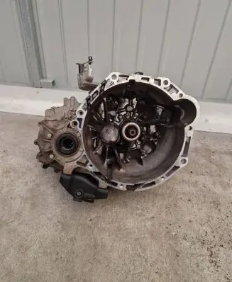 KIA Stonic Manual 6 speed gearbox 220322142 077076676 U35VNH