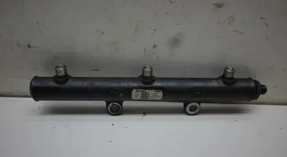 Jaguar XF X250 Fuel main line pipe 4R8Q9D280AC