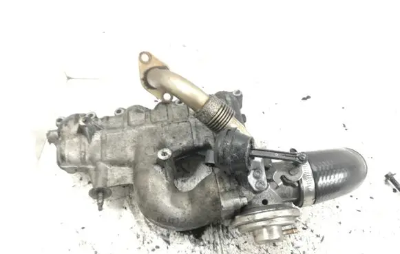 Volkswagen PASSAT B6 Intake manifold 038129713AP