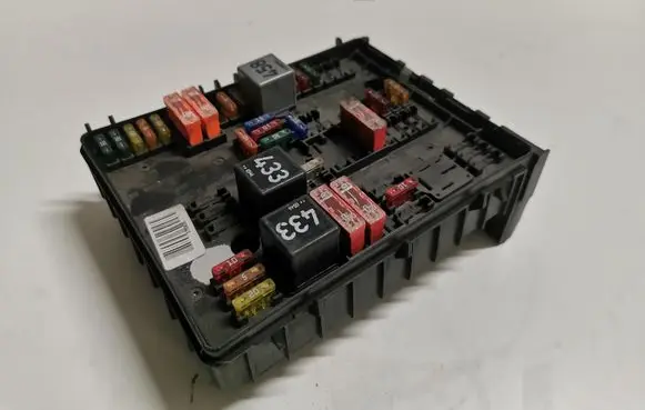 Audi A3 S3 8P Fuse box set 1K0937124