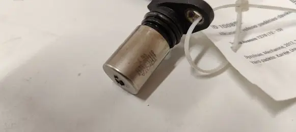 Toyota Avensis T270 Crankshaft position sensor 9091905069 0296001471
