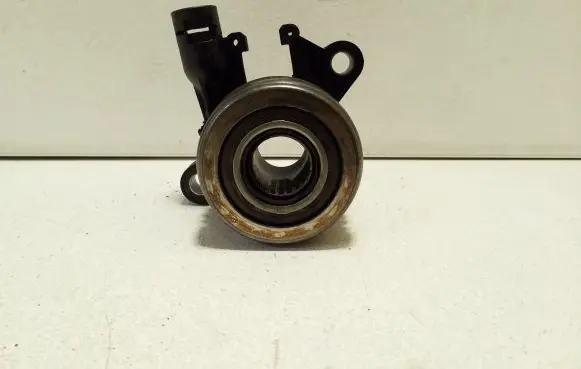 Nissan X-Trail T32 Clutch release bearing slave cylinder 