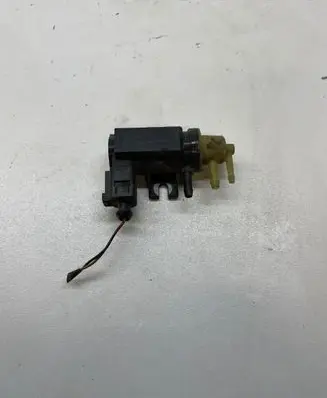Volkswagen Touran I Turbo solenoid valve 1K0906627A 08T058 70086800