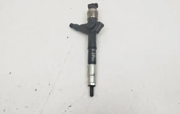 Nissan Navara D40 Fuel injector 16600EB300 12G12901