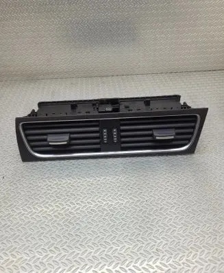 Audi A5 8T 8F Dash center air vent grill 8T2820951B