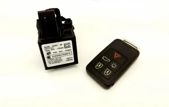 Volvo V40 Ignition lock AH4N15607AE 28227917