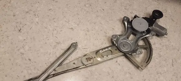 Lexus IS 220D-250-350 Front door window regulator with motor 8571058010 0620401760