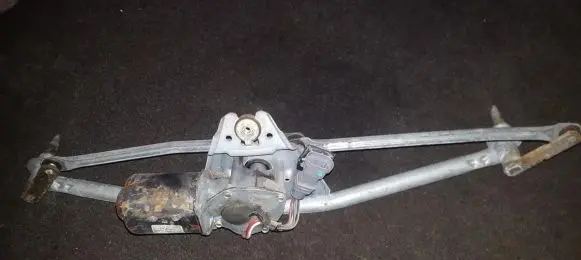 Renault Kangoo I Front wiper linkage and motor