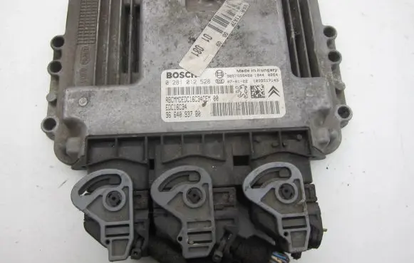 Peugeot 206 Engine control unit/module 0281012528