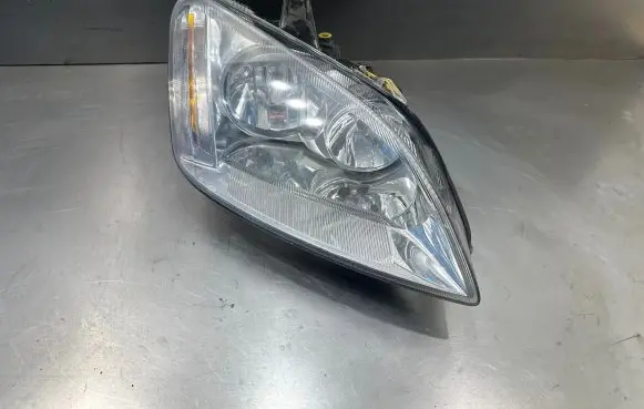 Ford Focus C-MAX Headlight/headlamp E27060002