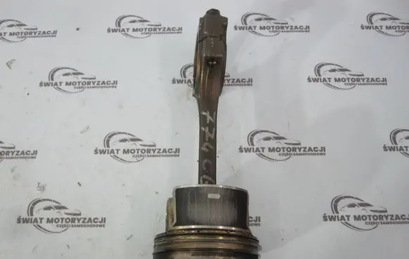 Nissan Juke I F15 Piston with connecting rod 