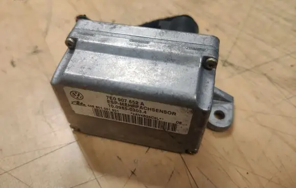 Volkswagen Touareg I ESP acceleration yaw rate sensor 7E0907652A