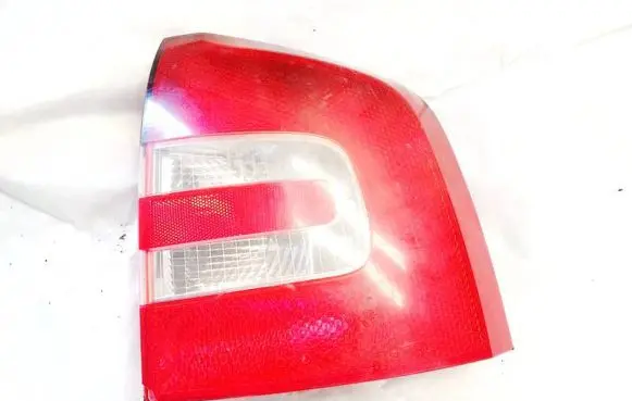 Skoda Octavia Mk2 (1Z) Rear/tail lights 1z9945