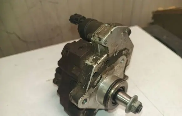 Renault Master II Fuel injection high pressure pump 0445010033