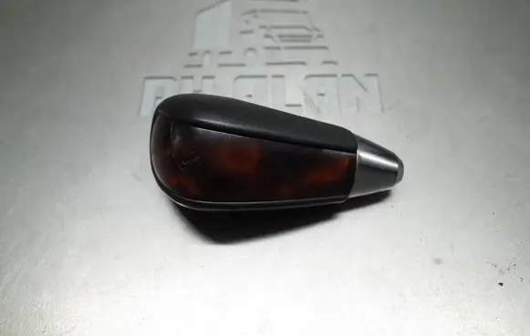 Chrysler 300C Gear selector 