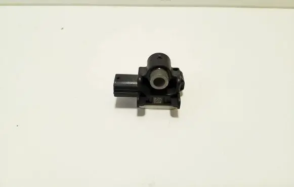 Mitsubishi Outlander Airbag deployment crash/impact sensor 8651A166
