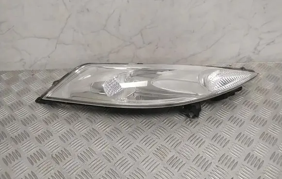 Nissan Juke I F15 Headlight/headlamp 261201KL0B