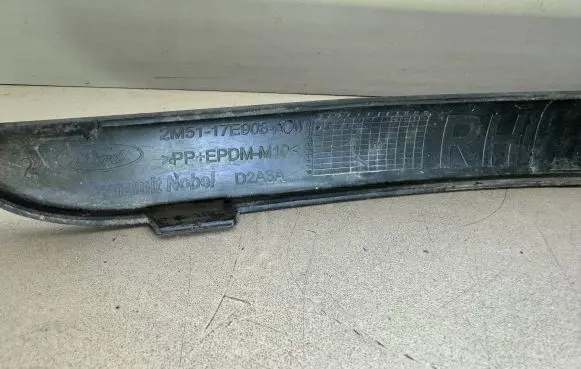 Ford Focus Front bumper splitter molding 2M5117E908 2M5117E908AC 2M5117E908ACW