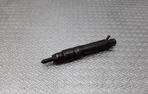 Audi A6 S6 C4 4A Fuel injector 046130201B