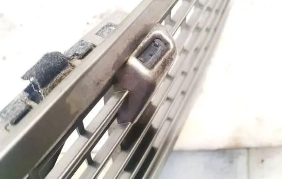 Mercedes-Benz R W251 Windshield washer spray nozzle 