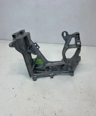 Mercedes-Benz C W205 Headlight/headlamp mounting bracket A2056221600