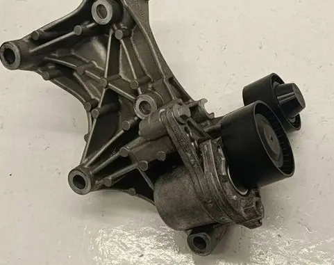 Nissan X-Trail T32 Timing belt tensioner 