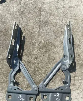 Mercedes-Benz ML W164 Engine bonnet/hood hinges A251880022
