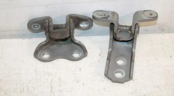 Toyota Auris E180 Front door hinge set 
