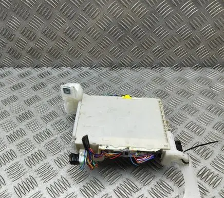 Toyota Prius+ (ZVW40) Central body control module 8273047540A 8273047540