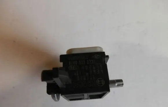 Renault Clio III Airbag deployment crash/impact sensor 8200529572