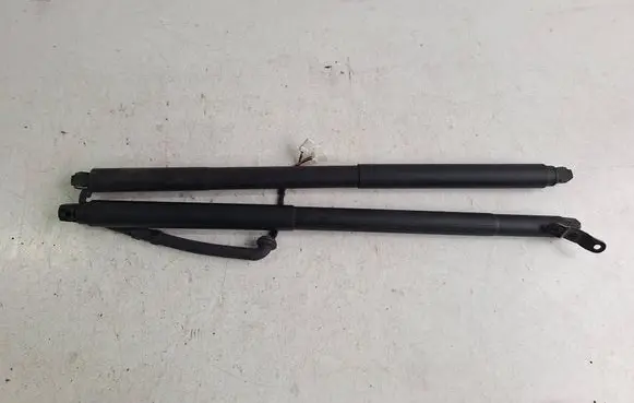 Honda CR-V Tailgate strut 