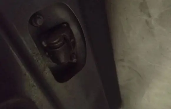 Volvo V50 Rear door check strap stopper