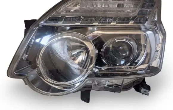 Nissan X-Trail T31 Headlight/headlamp 260103UF5A