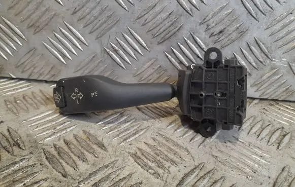 BMW 5 E39 Indicator stalk 8363668 001104010