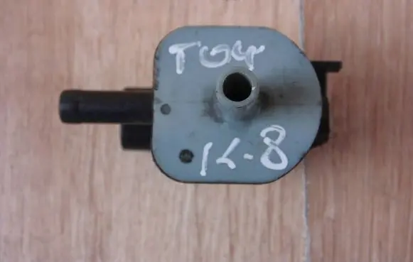 Toyota Prius (XW30) Turbo solenoid valve 9091012276