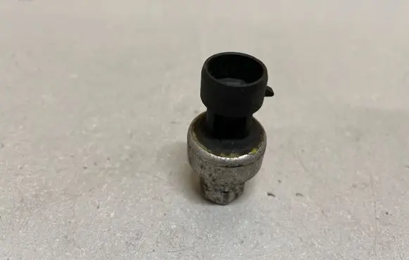 Opel Astra J Air conditioning (A/C) pressure sensor 