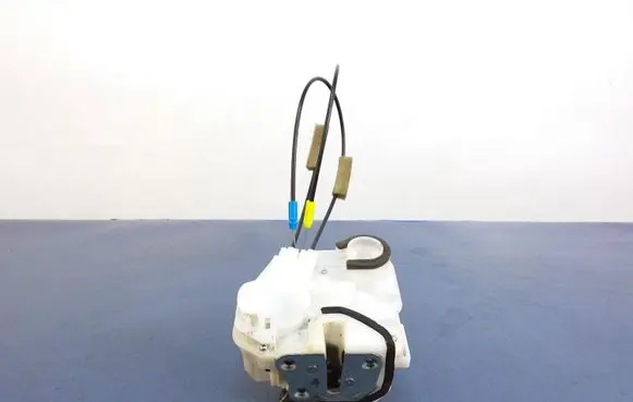 Mitsubishi Outlander Front door lock A047218
