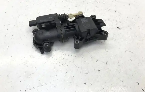 BMW 2 Active Tourer U06 Coolant heater control valve 8471990 8476983
