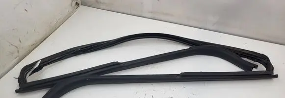 Peugeot 308cc Trunk rubber seal (body)