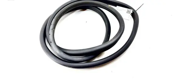 Mercedes-Benz E W212 Front door rubber seal A2126970051