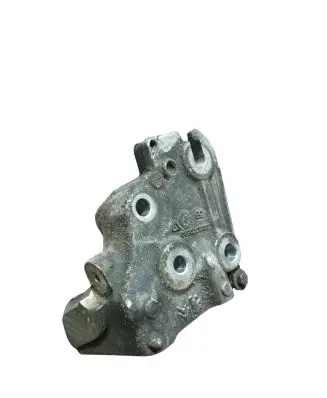 Citroen C5 Engine mounting bracket 9805300680