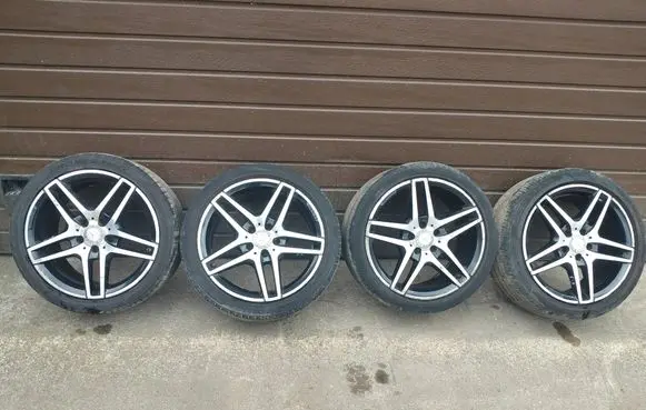 Mercedes-Benz E W212 R18 alloy rim A2124010400 A2124010300