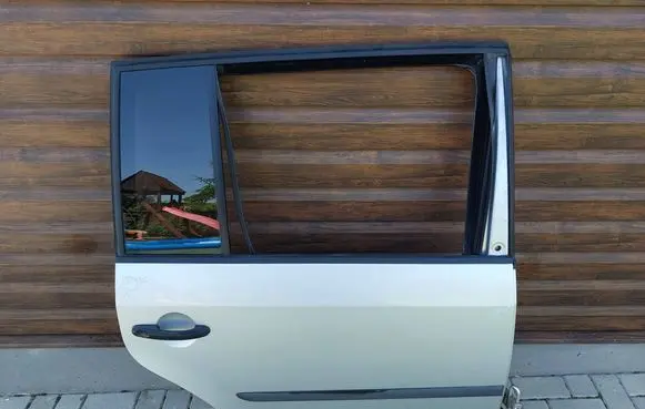 Volkswagen Touran II Rear door 1T0833055S
