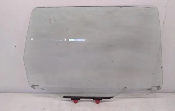 Rear door window glass