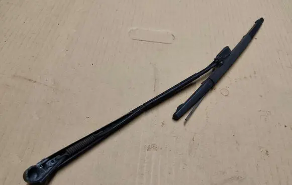 Jeep Cherokee XJ Rear wiper blade arm 