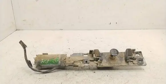 BMW 7 E38 Tailgate/trunk/boot lift motor 8352202